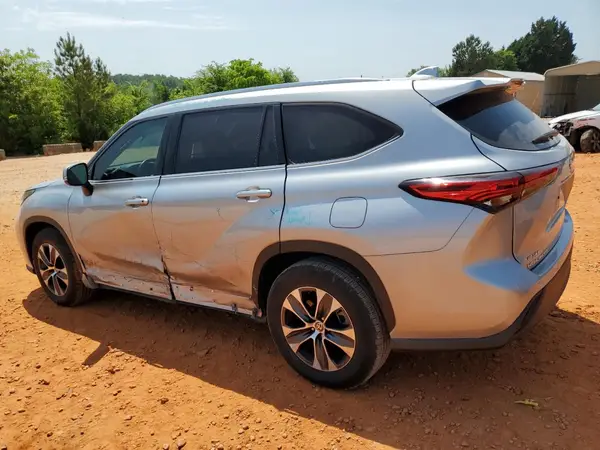 5TDGZRAH6LS501683 2020 TOYOTA HIGHLANDER - Image 2