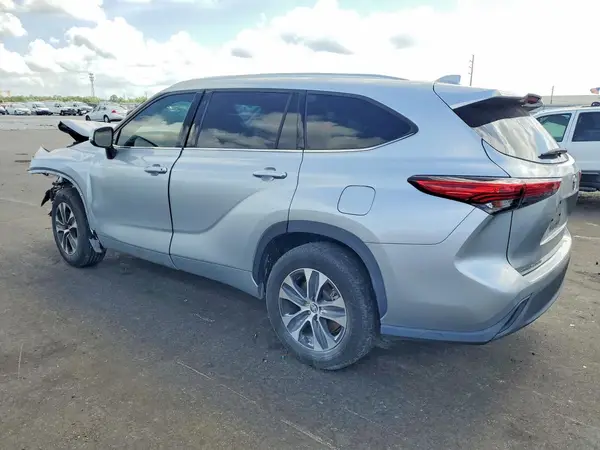 5TDGZRAH6LS503885 2020 TOYOTA HIGHLANDER - Image 2