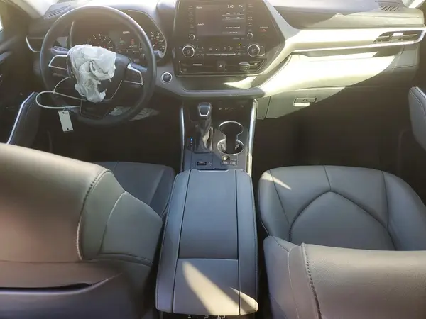 5TDGZRAH6LS506656 2020 TOYOTA HIGHLANDER - Image 8