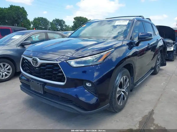 5TDGZRAH6MS033598 2021 TOYOTA HIGHLANDER - Image 2