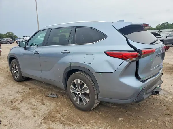 5TDGZRAH6MS040504 2021 TOYOTA HIGHLANDER - Image 2