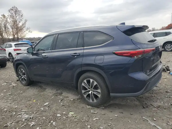 5TDGZRAH6MS053592 2021 TOYOTA HIGHLANDER - Image 2