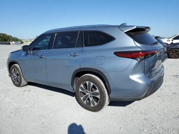 5TDGZRAH6MS089072 2021 TOYOTA HIGHLANDER - Image 2