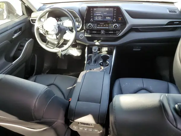 5TDGZRAH6MS089072 2021 TOYOTA HIGHLANDER - Image 8