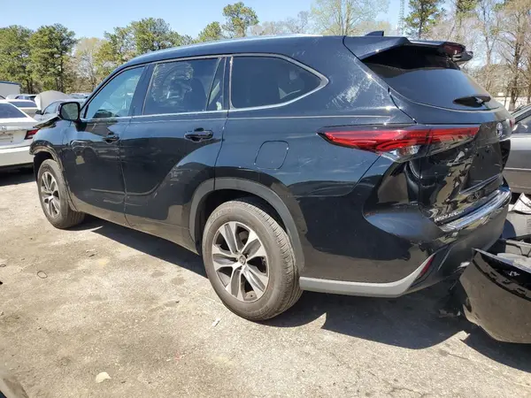 5TDGZRAH6MS525371 2021 TOYOTA HIGHLANDER - Image 2