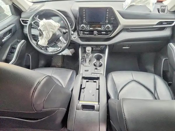 5TDGZRAH6MS529372 2021 TOYOTA HIGHLANDER - Image 8