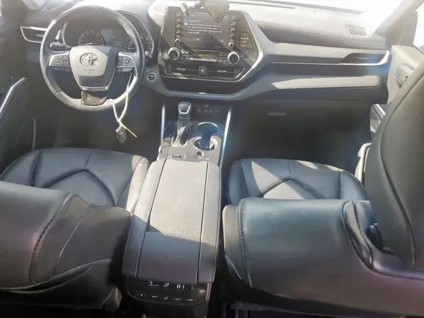5TDGZRAH6MS531493 2021 TOYOTA HIGHLANDER - Image 8