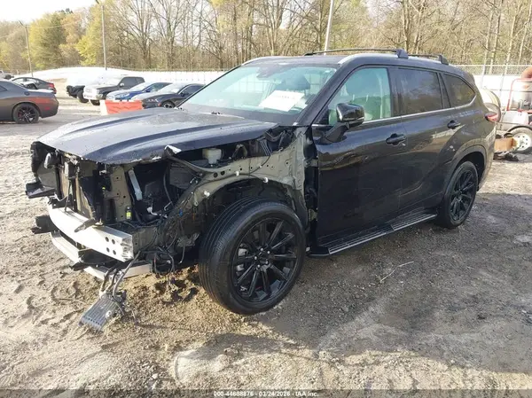 5TDGZRAH6NS107460 2022 TOYOTA HIGHLANDER - Image 2