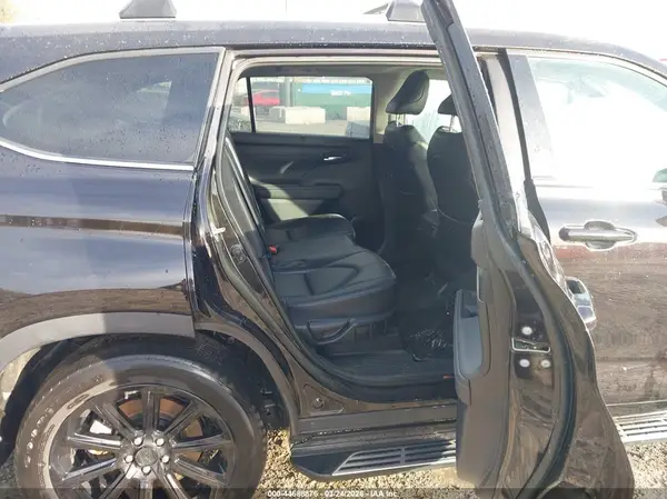 5TDGZRAH6NS107460 2022 TOYOTA HIGHLANDER - Image 8