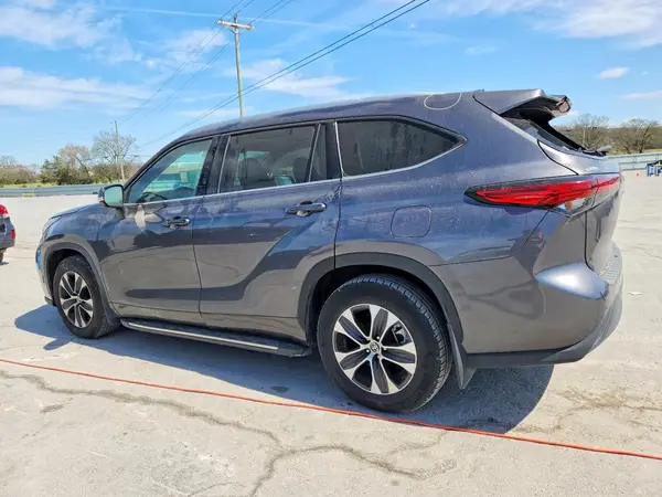 5TDGZRAH6NS113484 2022 TOYOTA HIGHLANDER - Image 2
