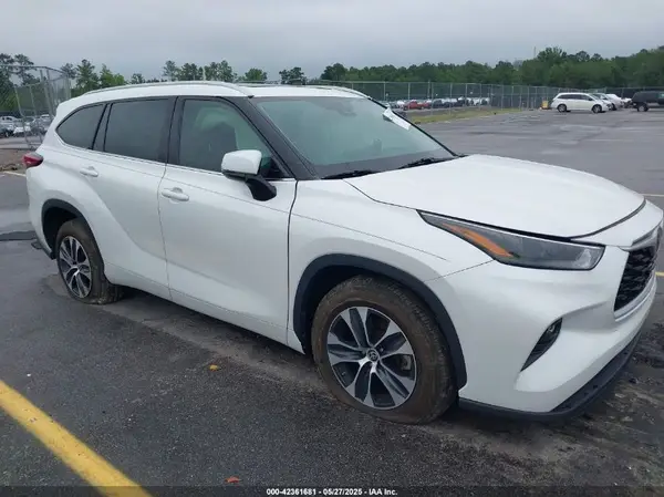 5TDGZRAH6NS116563 2022 TOYOTA HIGHLANDER - Image 1