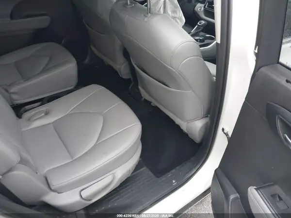 5TDGZRAH6NS116563 2022 TOYOTA HIGHLANDER - Image 8