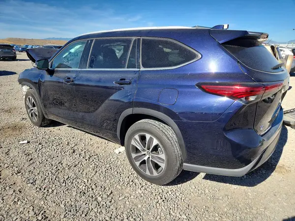 5TDGZRAH6NS117132 2022 TOYOTA HIGHLANDER - Image 2