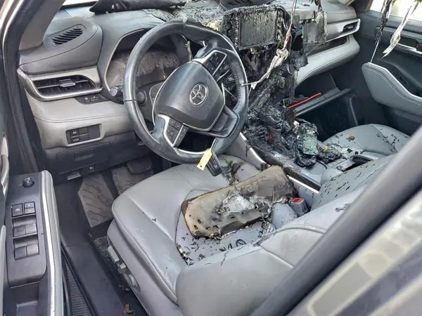 5TDGZRAH6NS121326 2022 TOYOTA HIGHLANDER - Image 8