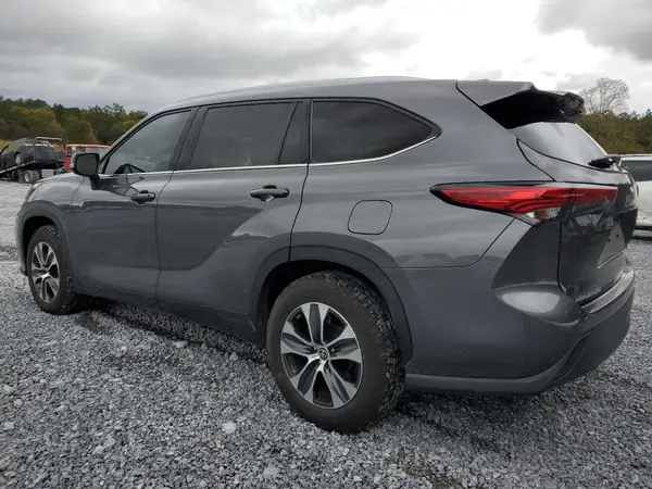 5TDGZRAH6NS122637 2022 TOYOTA HIGHLANDER - Image 2