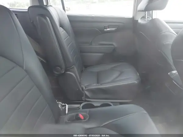 5TDGZRAH6NS129393 2022 TOYOTA HIGHLANDER - Image 8