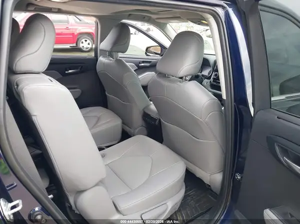 5TDGZRAH6NS142726 2022 TOYOTA HIGHLANDER - Image 8