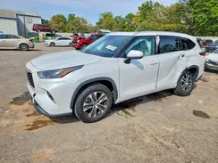 5TDGZRAH6NS538557 2022 TOYOTA HIGHLANDER