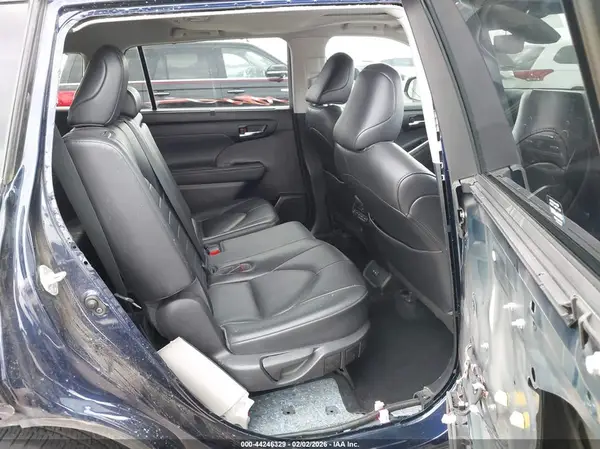 5TDGZRAH6NS546125 2022 TOYOTA HIGHLANDER - Image 8