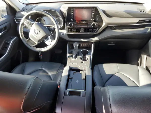 5TDGZRAH6NS556931 2022 TOYOTA HIGHLANDER - Image 8