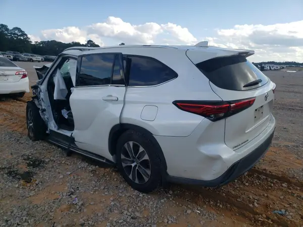 5TDGZRAH7LS000673 2020 TOYOTA HIGHLANDER - Image 2