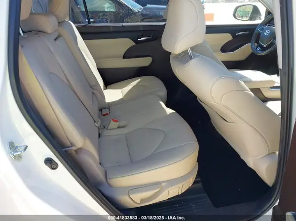 5TDGZRAH7LS029834 2020 TOYOTA HIGHLANDER - Image 8