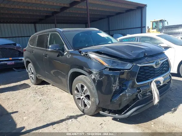 5TDGZRAH7MS040267 2021 TOYOTA HIGHLANDER - Image 1