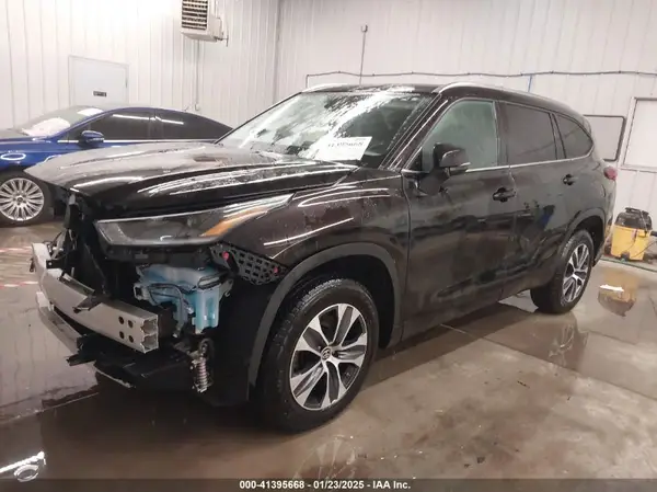 5TDGZRAH7MS041399 2021 TOYOTA HIGHLANDER - Image 2