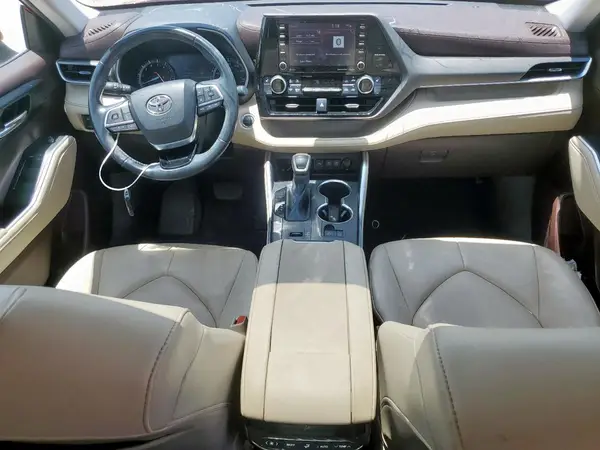 5TDGZRAH7MS042388 2021 TOYOTA HIGHLANDER - Image 8