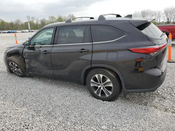 5TDGZRAH7MS054069 2021 TOYOTA HIGHLANDER - Image 2