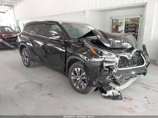 5TDGZRAH7MS058543 2021 TOYOTA HIGHLANDER - Image 1