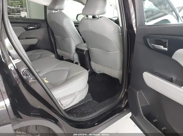 5TDGZRAH7MS058543 2021 TOYOTA HIGHLANDER - Image 8
