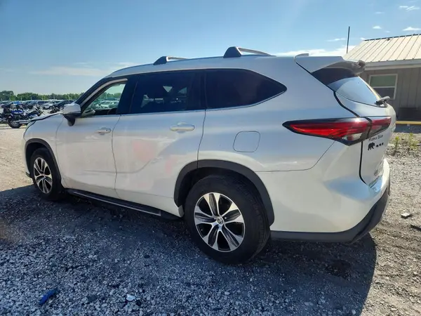 5TDGZRAH7MS064892 2021 TOYOTA HIGHLANDER - Image 2