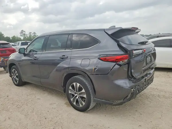 5TDGZRAH7MS515304 2021 TOYOTA HIGHLANDER - Image 2