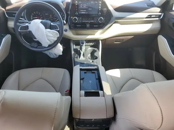 5TDGZRAH7MS517909 2021 TOYOTA HIGHLANDER - Image 8
