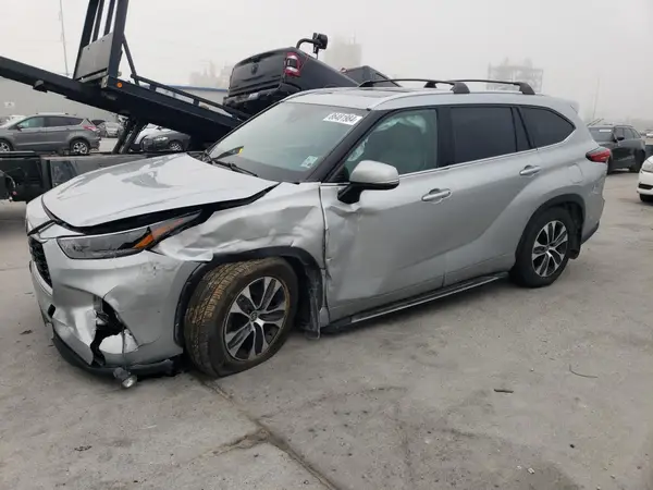 5TDGZRAH7MS520423 2021 TOYOTA HIGHLANDER - Image 1