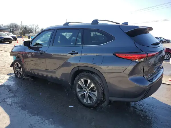 5TDGZRAH7MS525198 2021 TOYOTA HIGHLANDER - Image 2