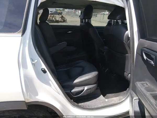 5TDGZRAH7MS532975 2021 TOYOTA HIGHLANDER - Image 8