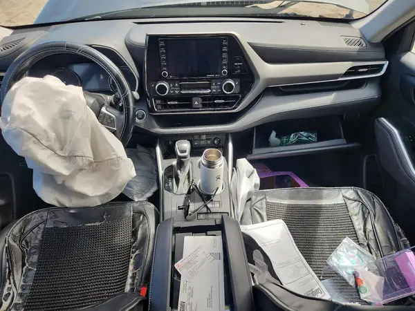5TDGZRAH7MS537125 2021 TOYOTA HIGHLANDER - Image 8
