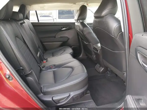 5TDGZRAH7NS119231 2022 TOYOTA HIGHLANDER - Image 8