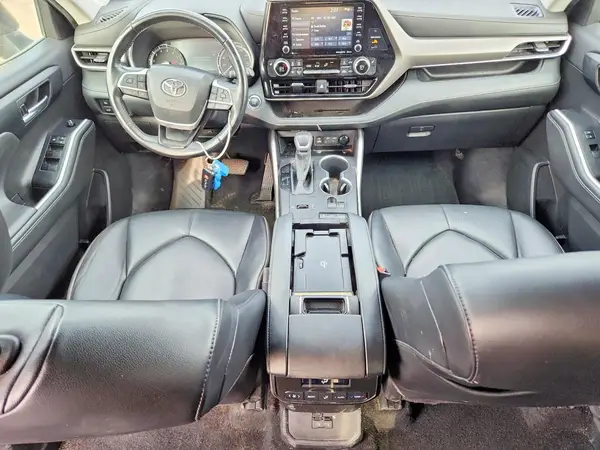 5TDGZRAH7NS120170 2022 TOYOTA HIGHLANDER - Image 8