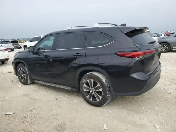 5TDGZRAH7NS126955 2022 TOYOTA HIGHLANDER - Image 2