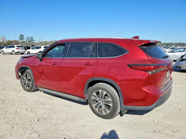 5TDGZRAH7NS553570 2022 TOYOTA HIGHLANDER - Image 2