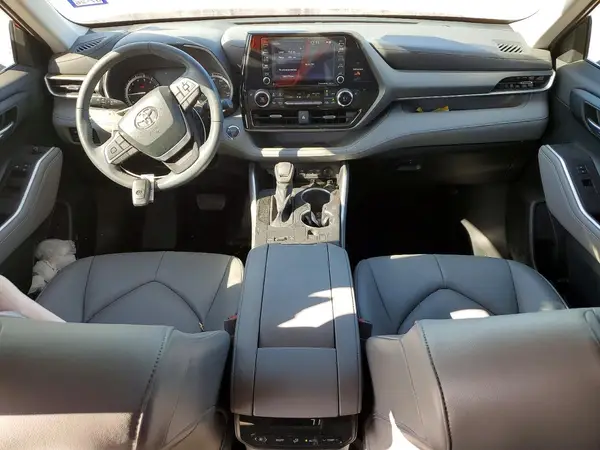 5TDGZRAH7NS553570 2022 TOYOTA HIGHLANDER - Image 8