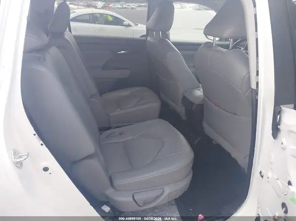 5TDGZRAH7NS557117 2022 TOYOTA HIGHLANDER - Image 8