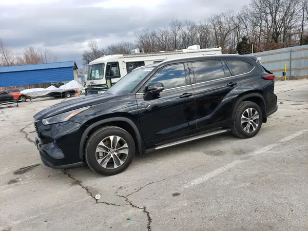 5TDGZRAH7NS558445 2022 TOYOTA HIGHLANDER - Image 1
