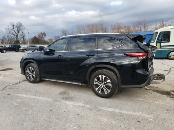 5TDGZRAH7NS558445 2022 TOYOTA HIGHLANDER - Image 2