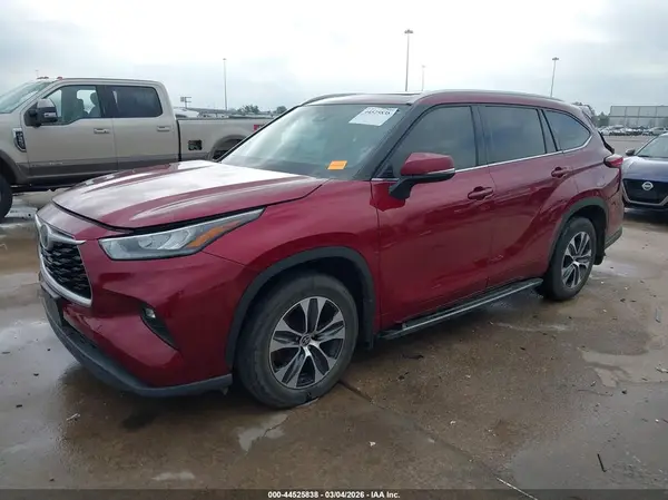 5TDGZRAH8LS006319 2020 TOYOTA HIGHLANDER - Image 2