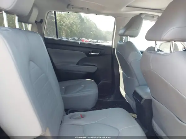 5TDGZRAH8LS008068 2020 TOYOTA HIGHLANDER - Image 8