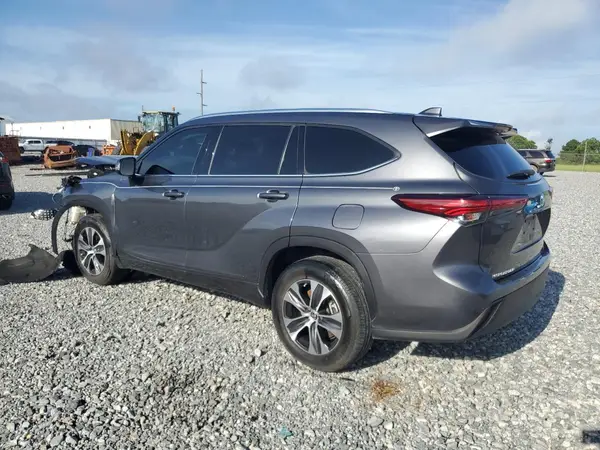 5TDGZRAH8LS012993 2020 TOYOTA HIGHLANDER - Image 2
